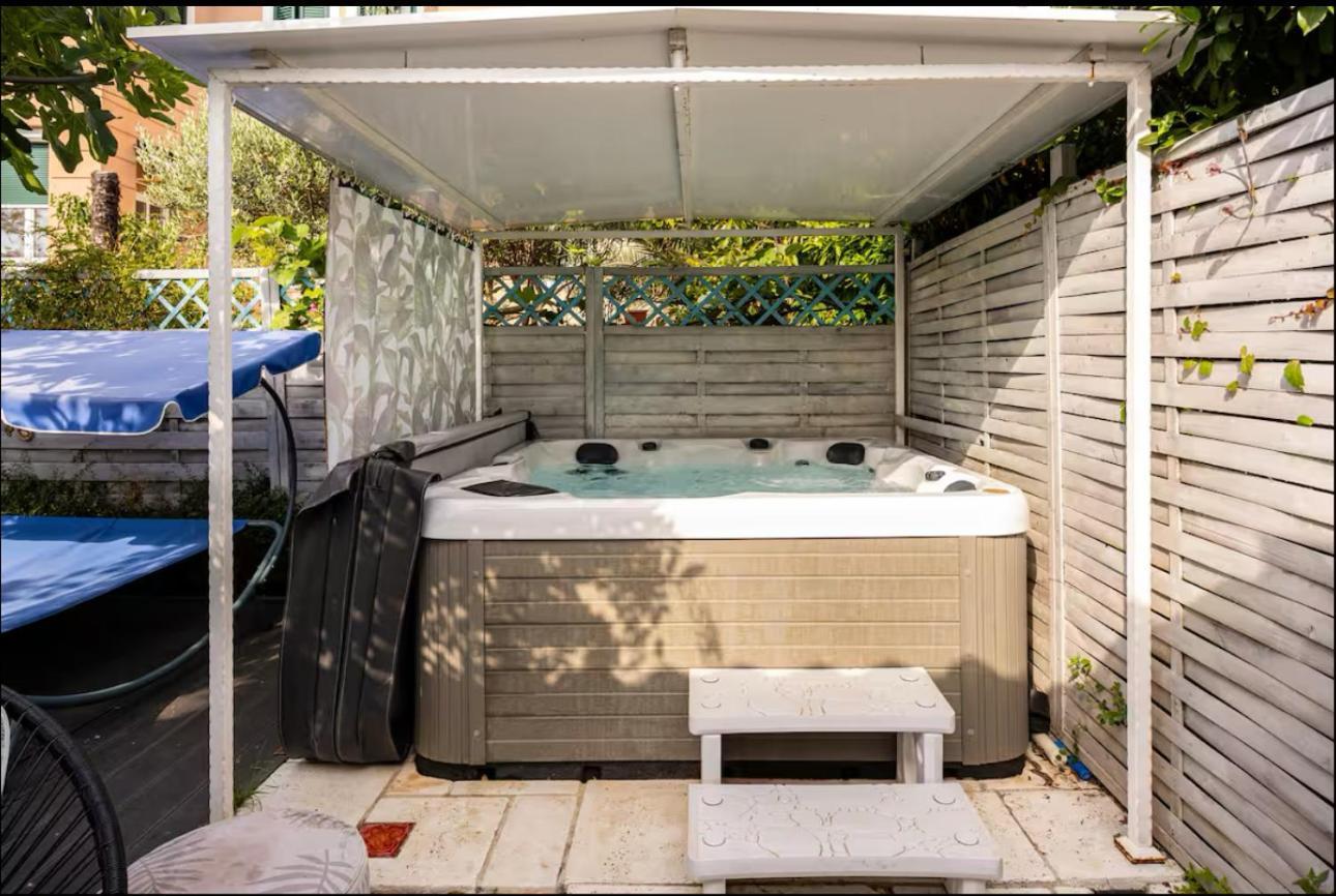 Beachfront House With Private Jacuzzi And Garden Zadar