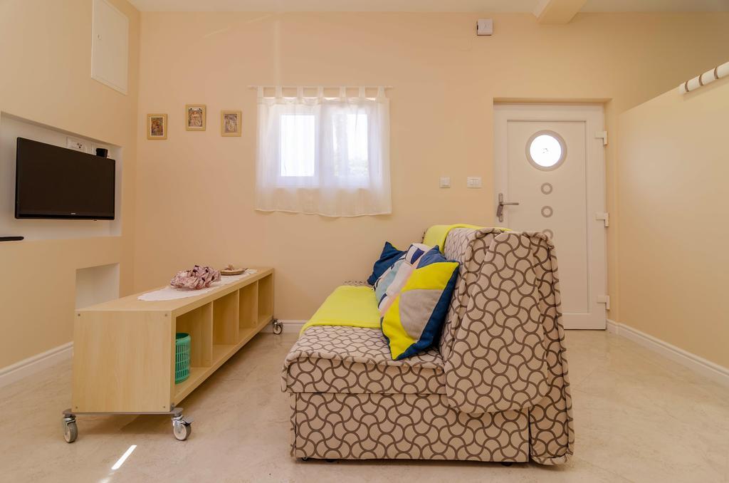 Apartament Beachfront House With Private Jacuzzi And Garden *