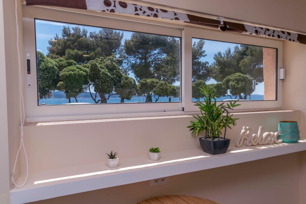 Beachfront House With Private Jacuzzi And Garden Apartament Zadar